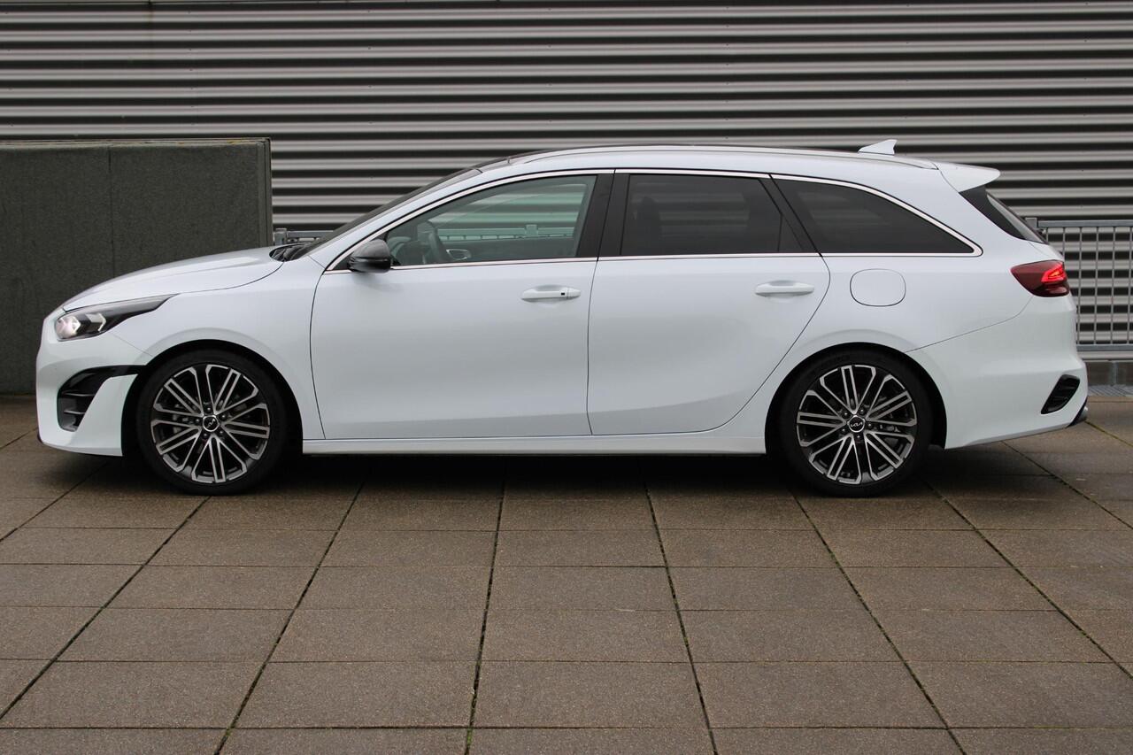 KIA CEE D Ceed Sportswagon 1.5 T-GDi GT-PlusLine Schuifdak / Trekhaak / Seat memory / JBL audio / Navigatie Apple CarPlay/Android Auto / ACC / Keyless