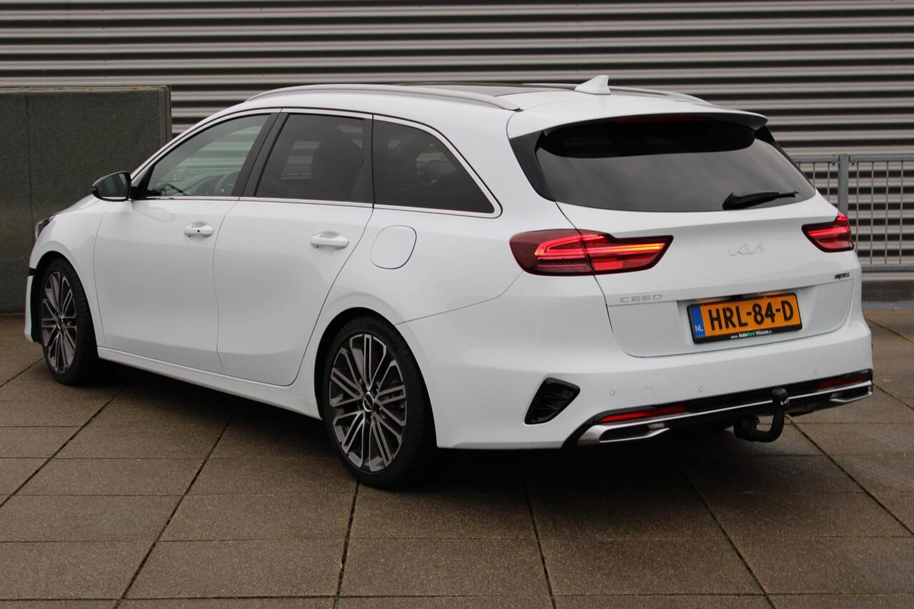 KIA CEE D Ceed Sportswagon 1.5 T-GDi GT-PlusLine Schuifdak / Trekhaak / Seat memory / JBL audio / Navigatie Apple CarPlay/Android Auto / ACC / Keyless