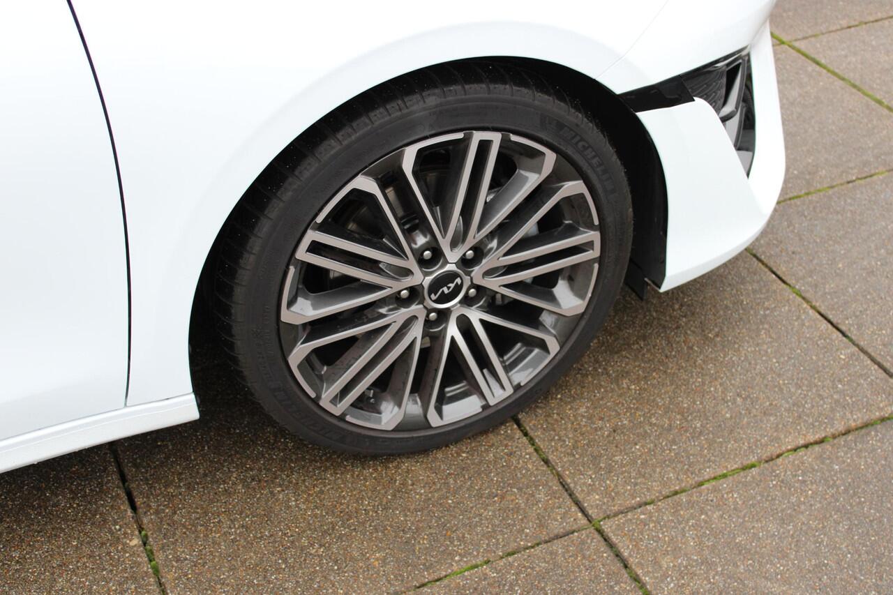 KIA CEE D Ceed Sportswagon 1.5 T-GDi GT-PlusLine Schuifdak / Trekhaak / Seat memory / JBL audio / Navigatie Apple CarPlay/Android Auto / ACC / Keyless