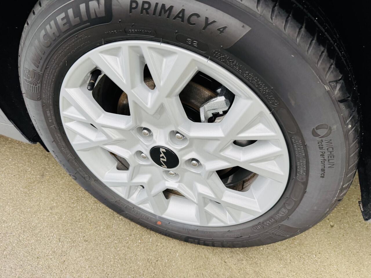 KIA CEE D Ceed Sportswagon 1.0 T-GDi ComfortLine Demo auto ! | BTW Auto | Km-stand kan iets varieeren ! | Informeer altijd even of de auto aanwezig is..