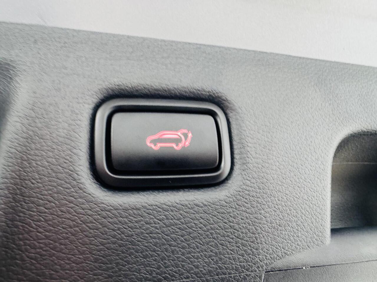 KIA CEE D Ceed Sportswagon 1.5 T-GDi DynamicPlusLine Privacyglass | Keyless | Navi | Camera | Electr. Achterklep