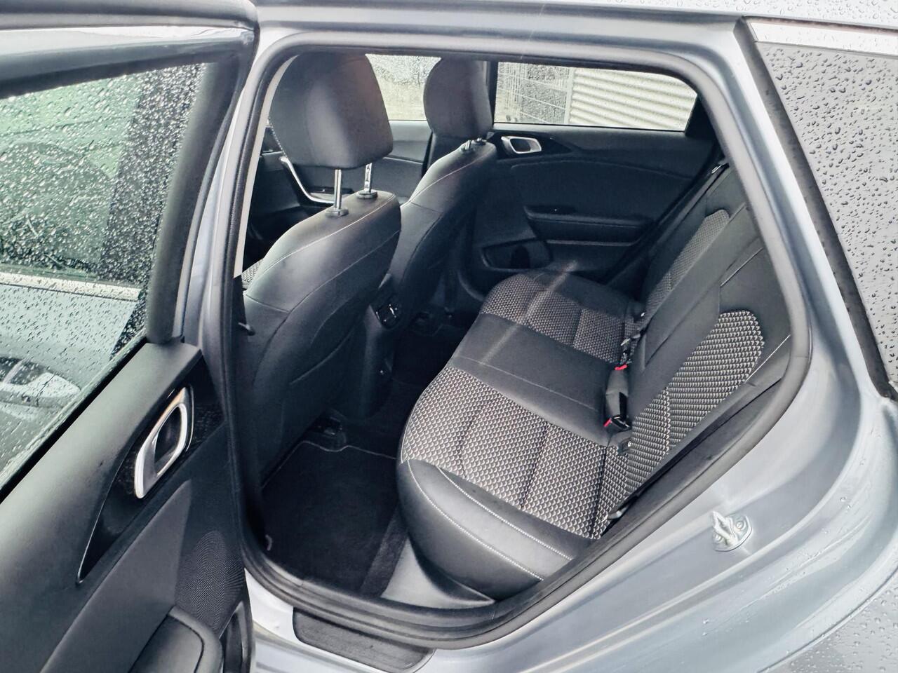 KIA CEE D Ceed Sportswagon 1.5 T-GDi DynamicPlusLine Privacyglass | Keyless | Navi | Camera | Electr. Achterklep