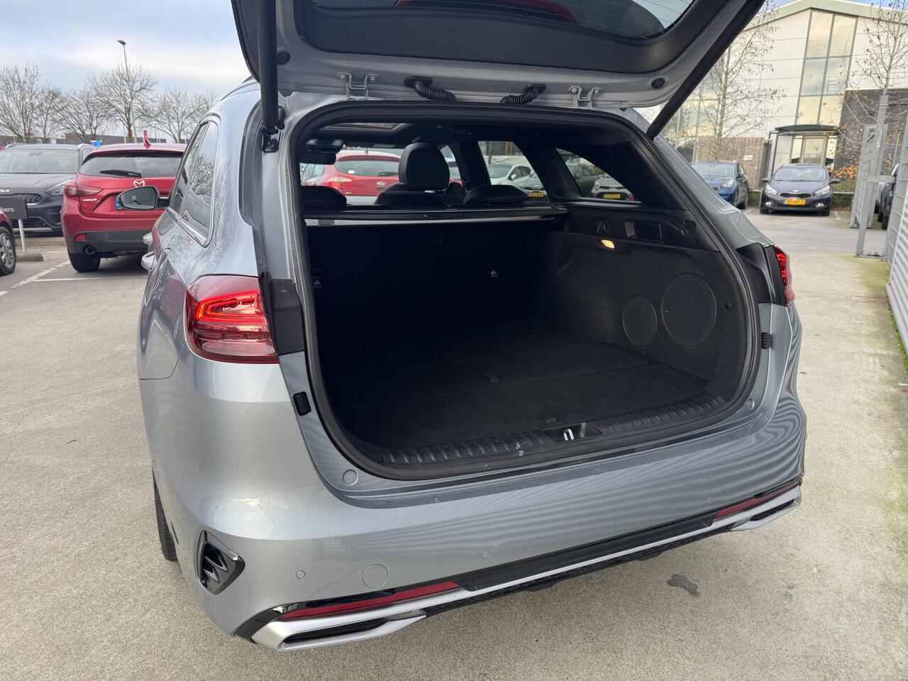 KIA CEE D Ceed Sportswagon 1.5 T-GDi GT-PlusLine Automaat|Panoramadak|Stoelen & Stuurwiel verwarmd|Dodehoekdetectie|PDC|LED|BTW-auto|1e Eigenaar