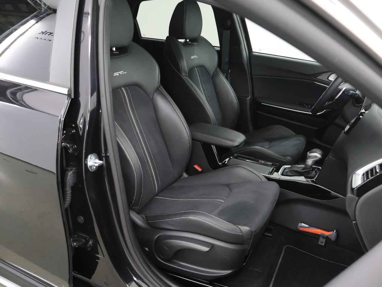 KIA CEE D Ceed 1.5 T-GDi GT-Line | Panoramadak | Matrix LED Koplampen | Stoel/Stuurverwarming | Keyless Go | Elektrisch bedienbare achterklep