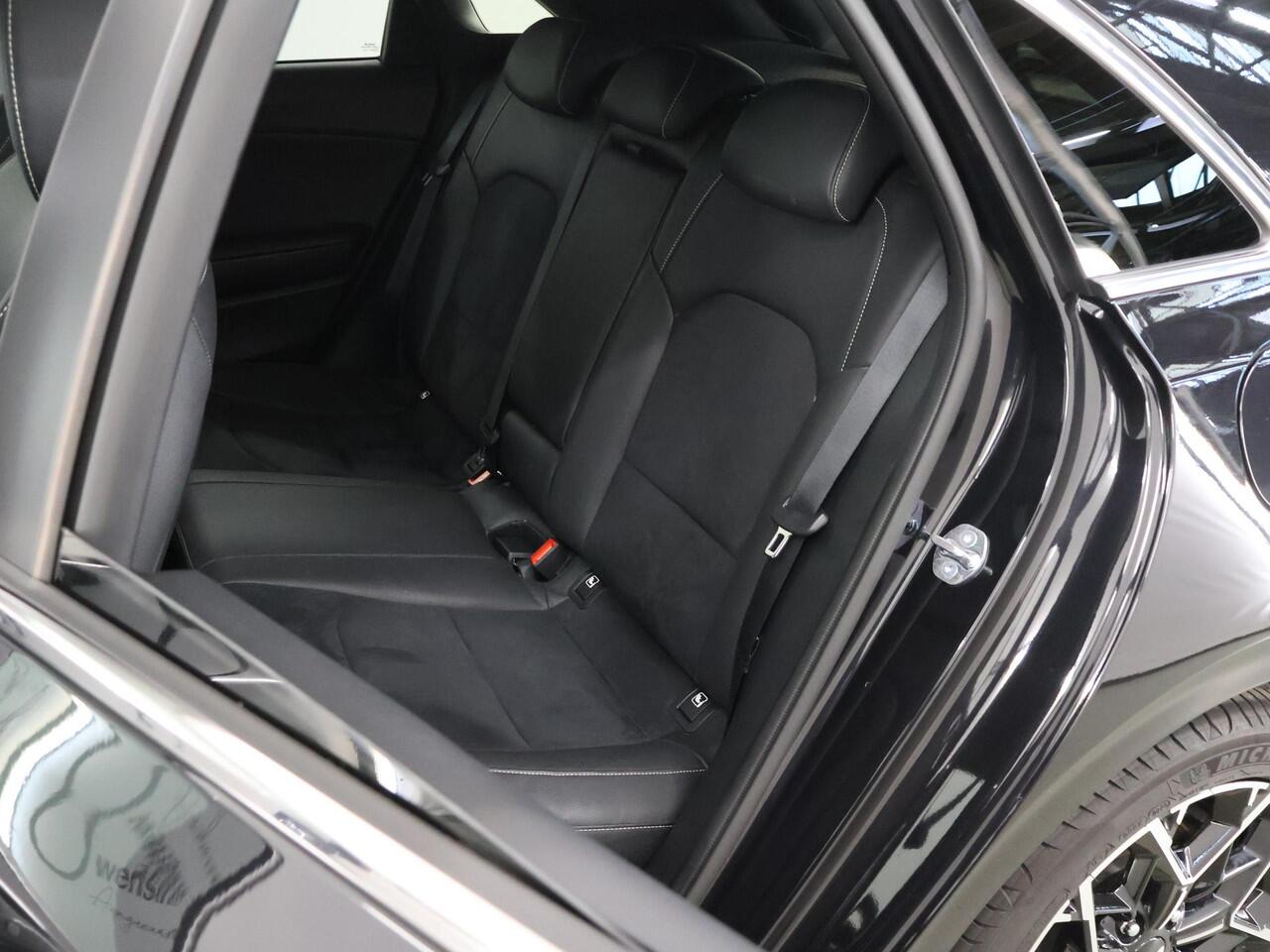 KIA CEE D Ceed 1.5 T-GDi GT-Line | Panoramadak | Matrix LED Koplampen | Stoel/Stuurverwarming | Keyless Go | Elektrisch bedienbare achterklep