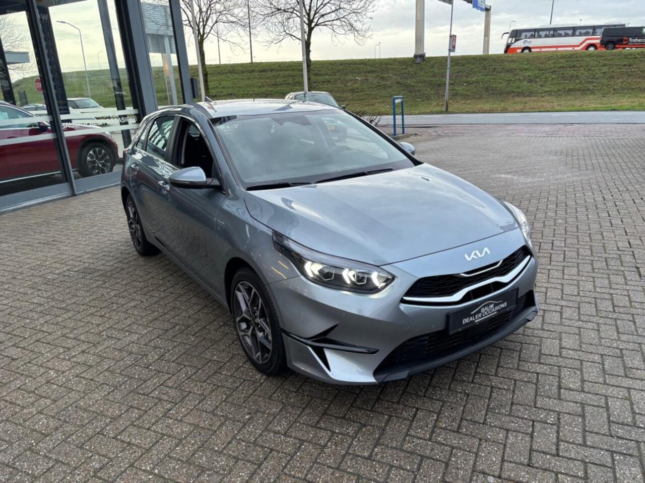 KIA CEE D 1.5 T-GDI AUTOMAAT DYNAMICLINE NAVI PDC WINTERPACK.