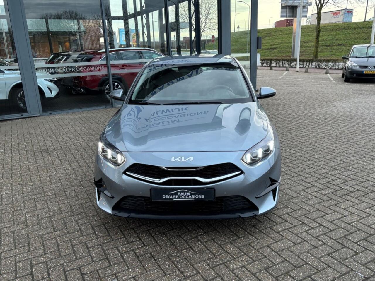 KIA CEE D 1.5 T-GDI AUTOMAAT DYNAMICLINE NAVI PDC WINTERPACK.