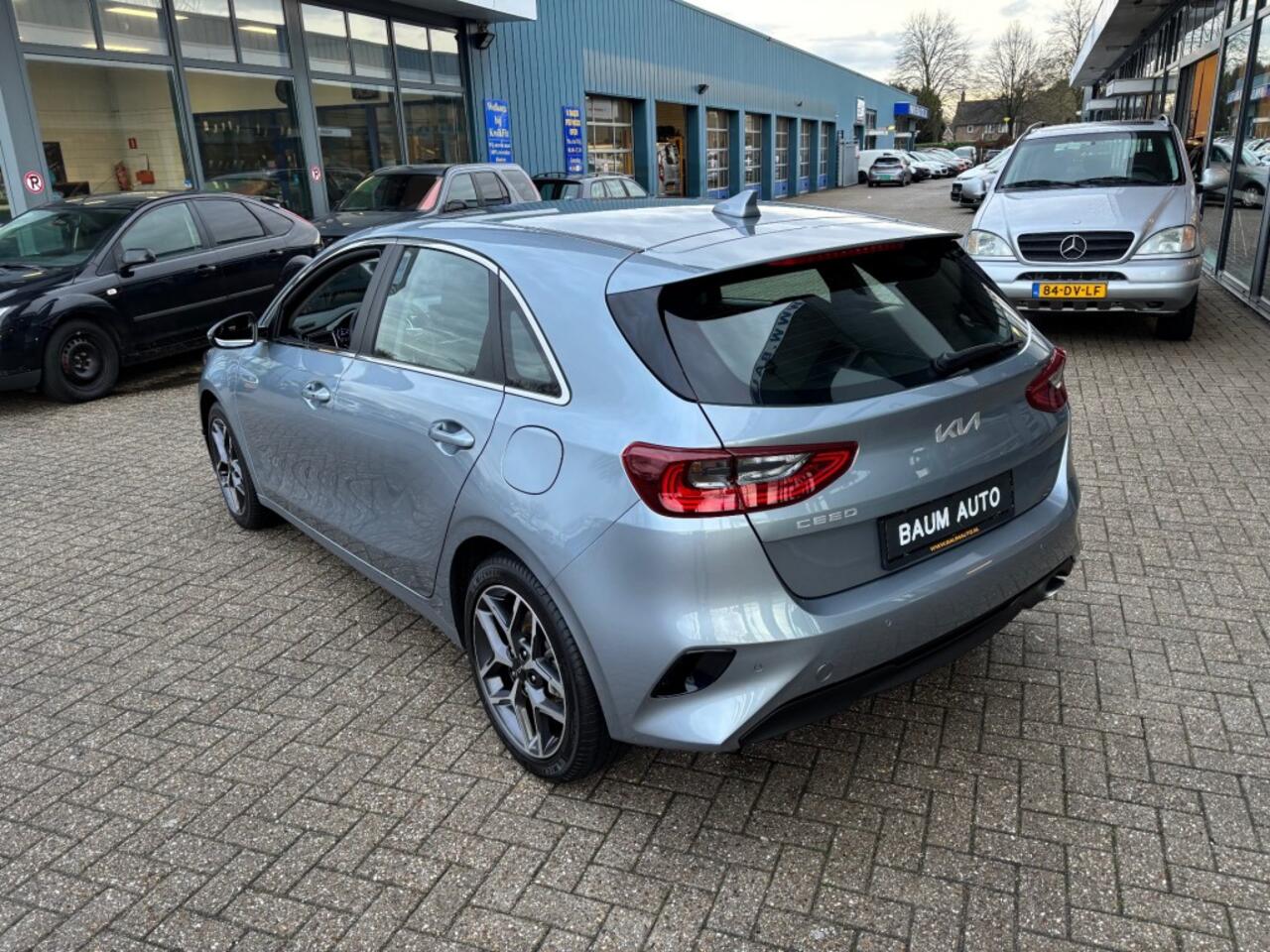 KIA CEE D 1.5 T-GDI AUTOMAAT DYNAMICLINE NAVI PDC WINTERPACK.