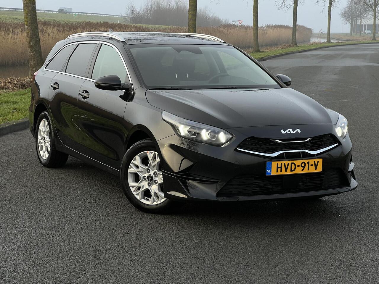 KIA CEE D Ceed Sportswagon 1.5 T-GDi DynamicPlusLine DCT7 Automaat | Stoel- en stuurwielverwarming | Parkeersensoren achter | Adaptieve cruise control | Dodehoekassistentie | Afneembare Trekhaak |
