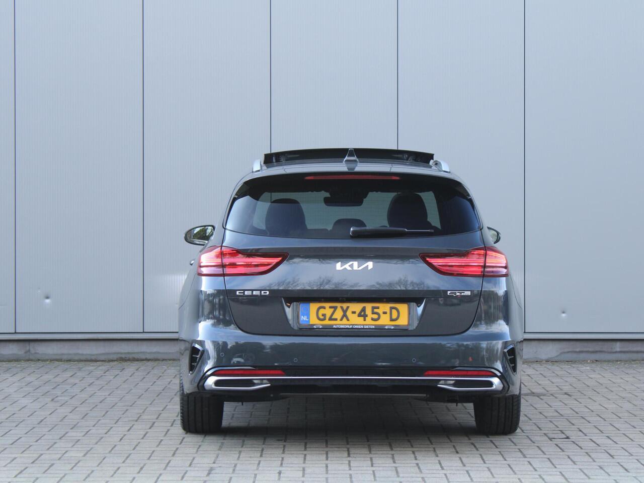 KIA CEE D Ceed Sportswagon 1.5 T-GDi GT-Line | Panorama dak | Stoel & stuurverwarming | Camera | Apple carplay