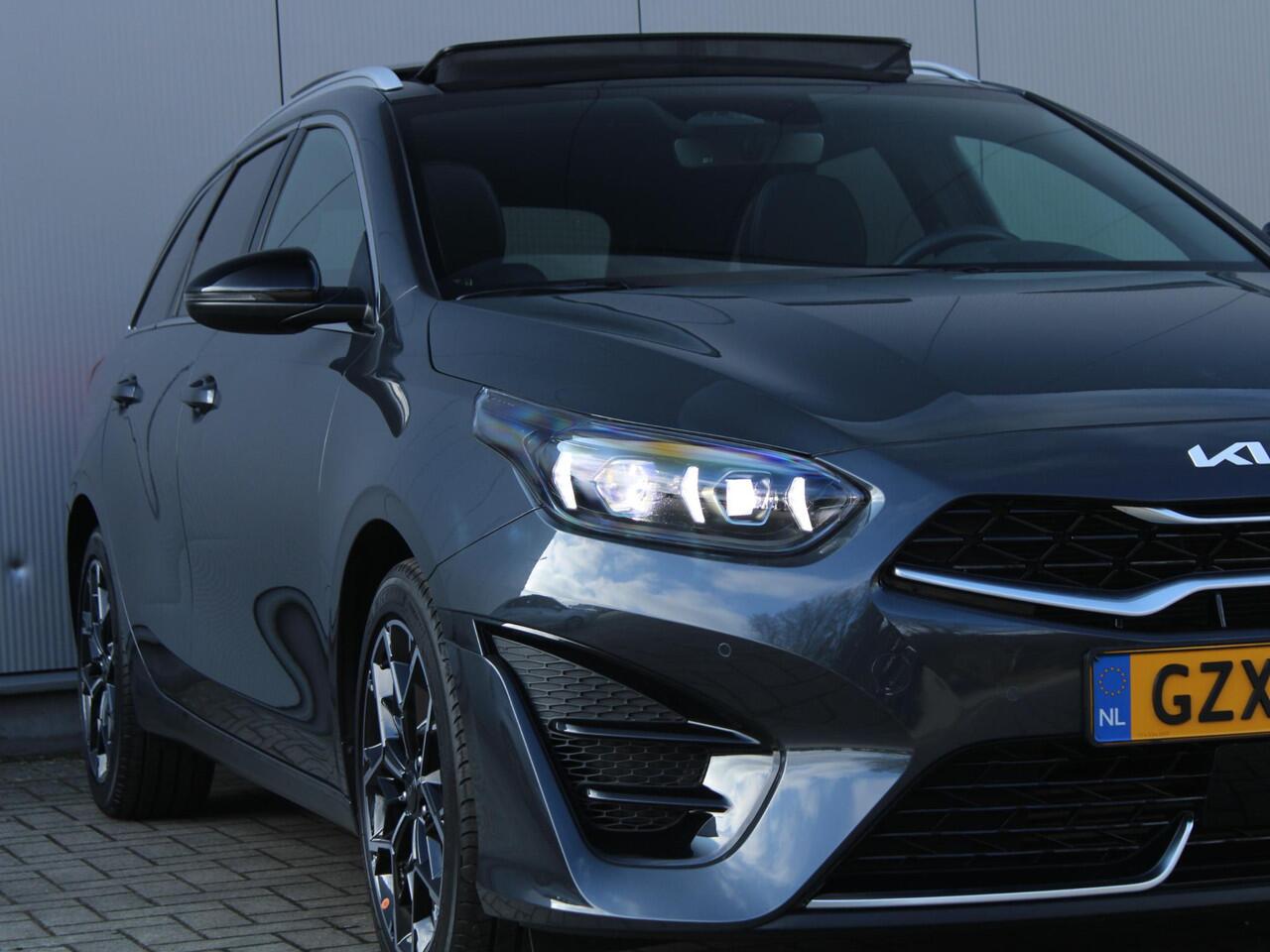 KIA CEE D Ceed Sportswagon 1.5 T-GDi GT-Line | Panorama dak | Stoel & stuurverwarming | Camera | Apple carplay
