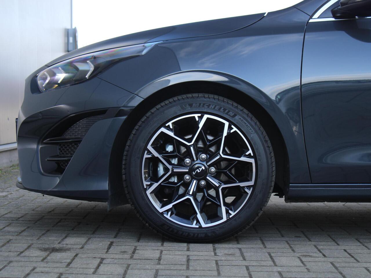 KIA CEE D Ceed Sportswagon 1.5 T-GDi GT-Line | Panorama dak | Stoel & stuurverwarming | Camera | Apple carplay