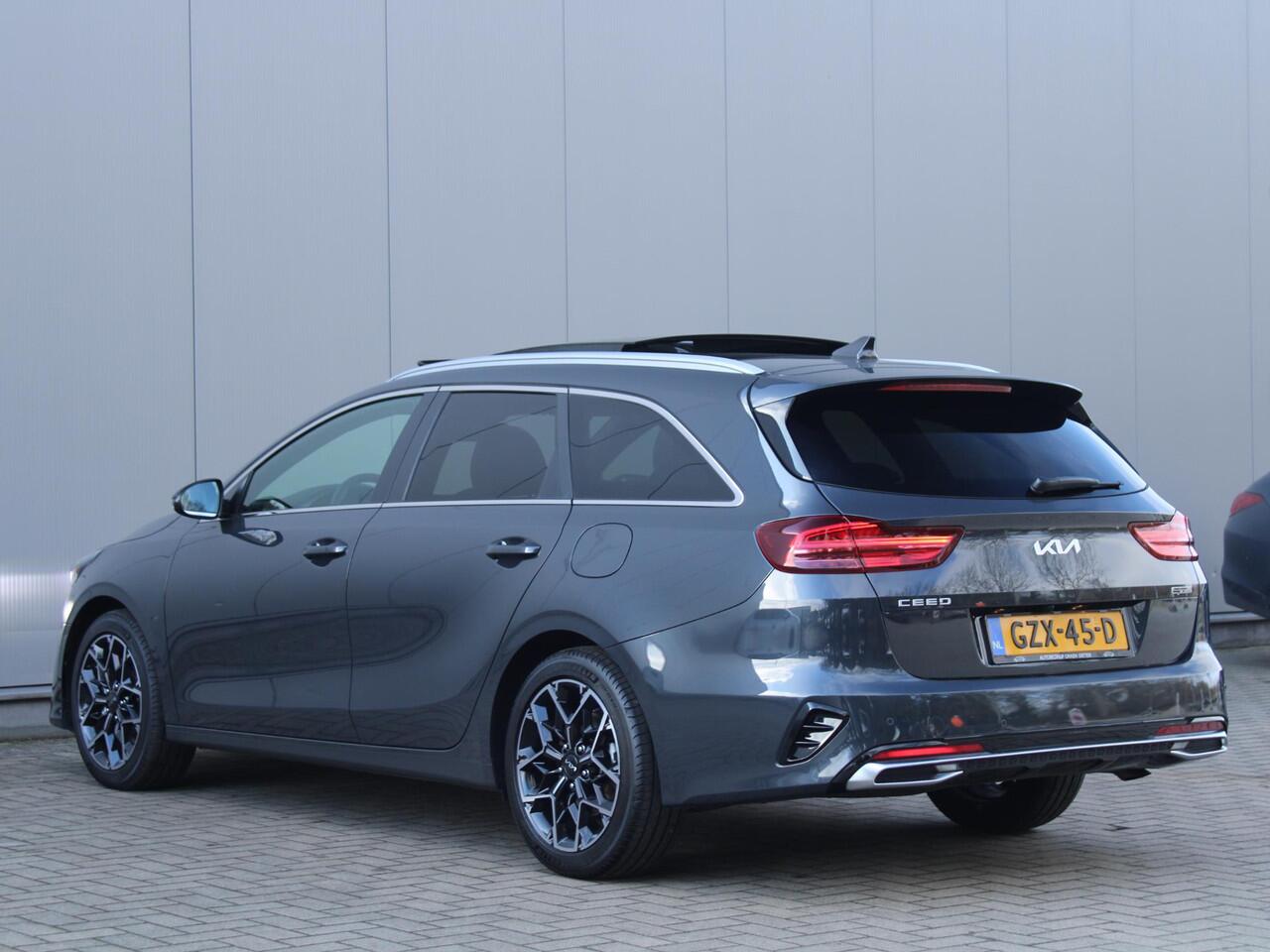 KIA CEE D Ceed Sportswagon 1.5 T-GDi GT-Line | Panorama dak | Stoel & stuurverwarming | Camera | Apple carplay