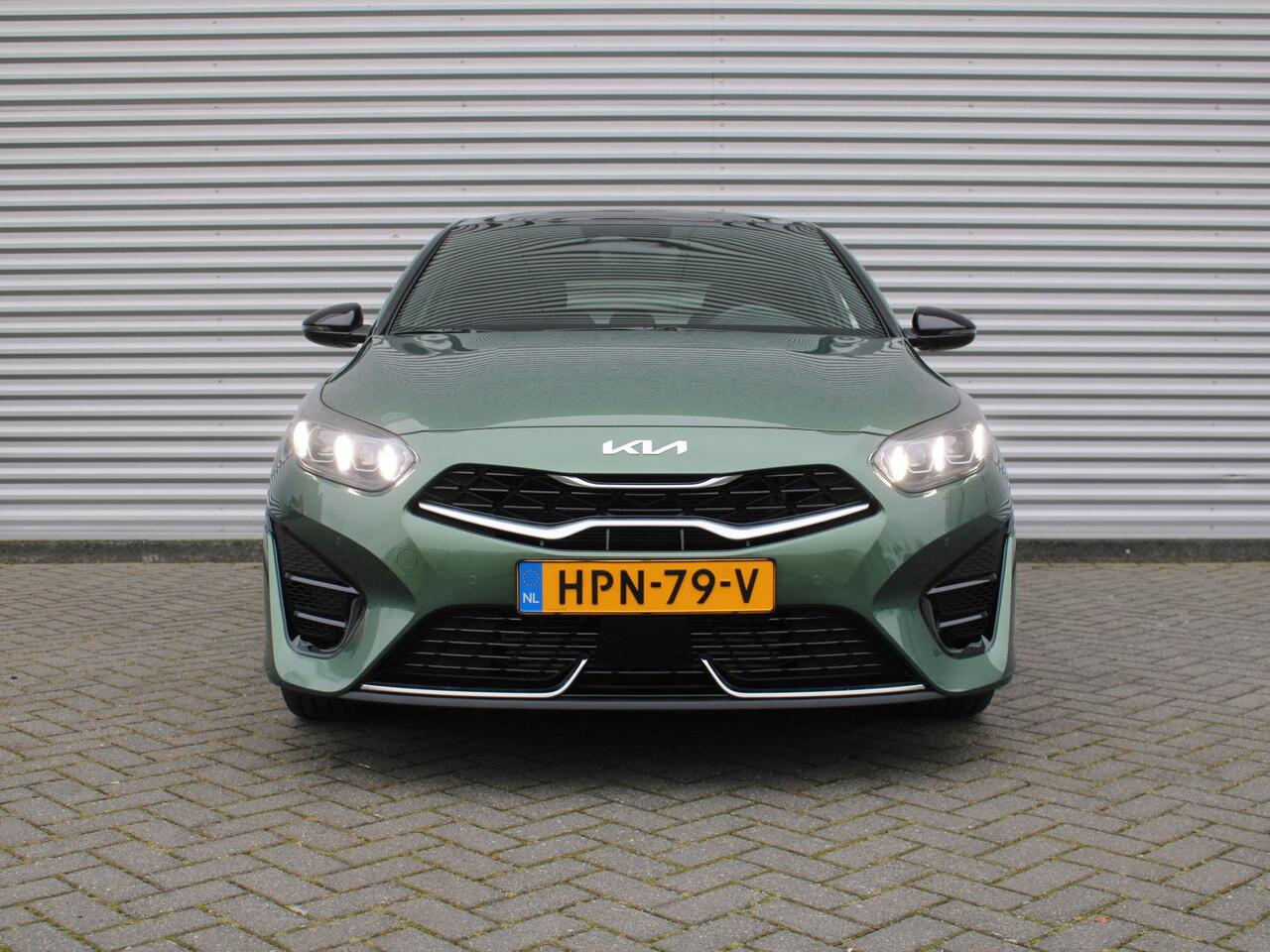 KIA CEE D Ceed 1.5 T-GDi GT-Line | Stuur-/stoelverwarming | Schuifdak | Cruise adapt. | Camera | 17" LM | LED | Dodehoek sensor | Draadloze lader |