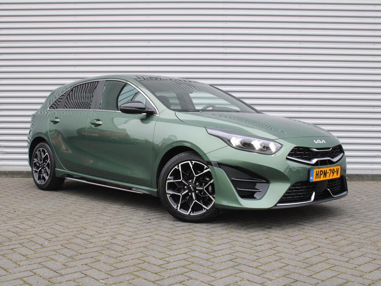 KIA CEE D Ceed 1.5 T-GDi GT-Line | Stuur-/stoelverwarming | Schuifdak | Cruise adapt. | Camera | 17" LM | LED | Dodehoek sensor | Draadloze lader |