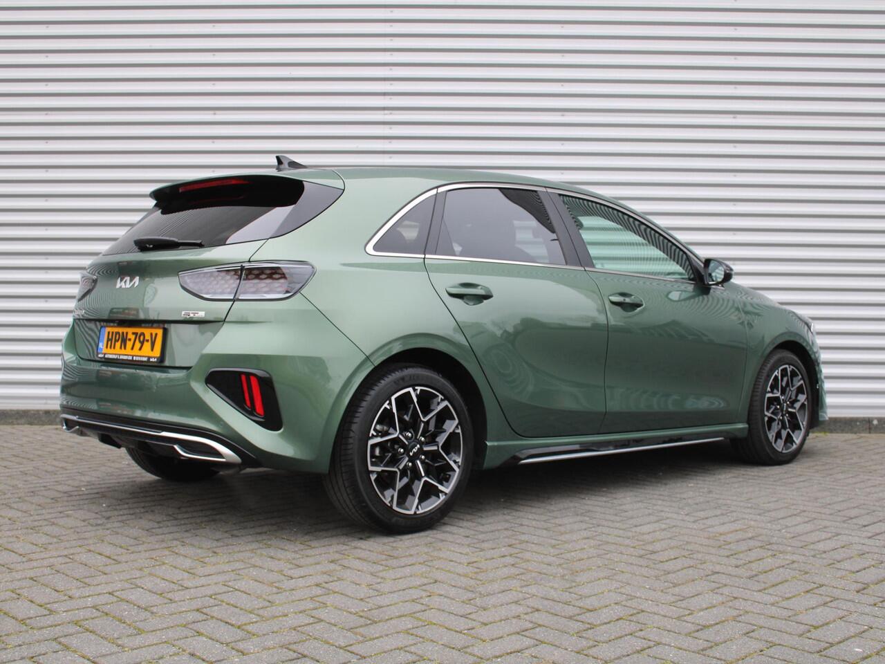 KIA CEE D Ceed 1.5 T-GDi GT-Line | Stuur-/stoelverwarming | Schuifdak | Cruise adapt. | Camera | 17" LM | LED | Dodehoek sensor | Draadloze lader |