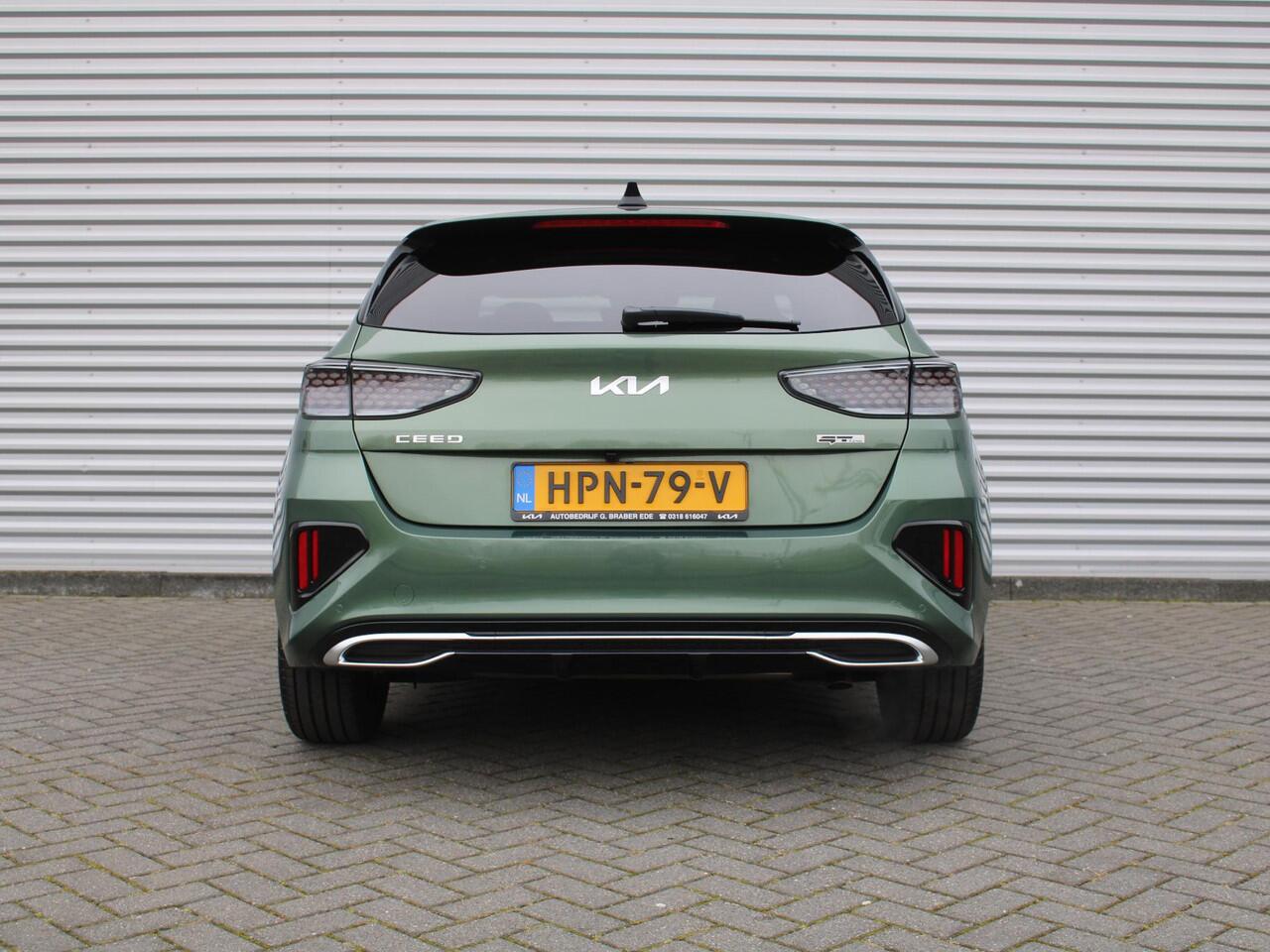 KIA CEE D Ceed 1.5 T-GDi GT-Line | Stuur-/stoelverwarming | Schuifdak | Cruise adapt. | Camera | 17" LM | LED | Dodehoek sensor | Draadloze lader |
