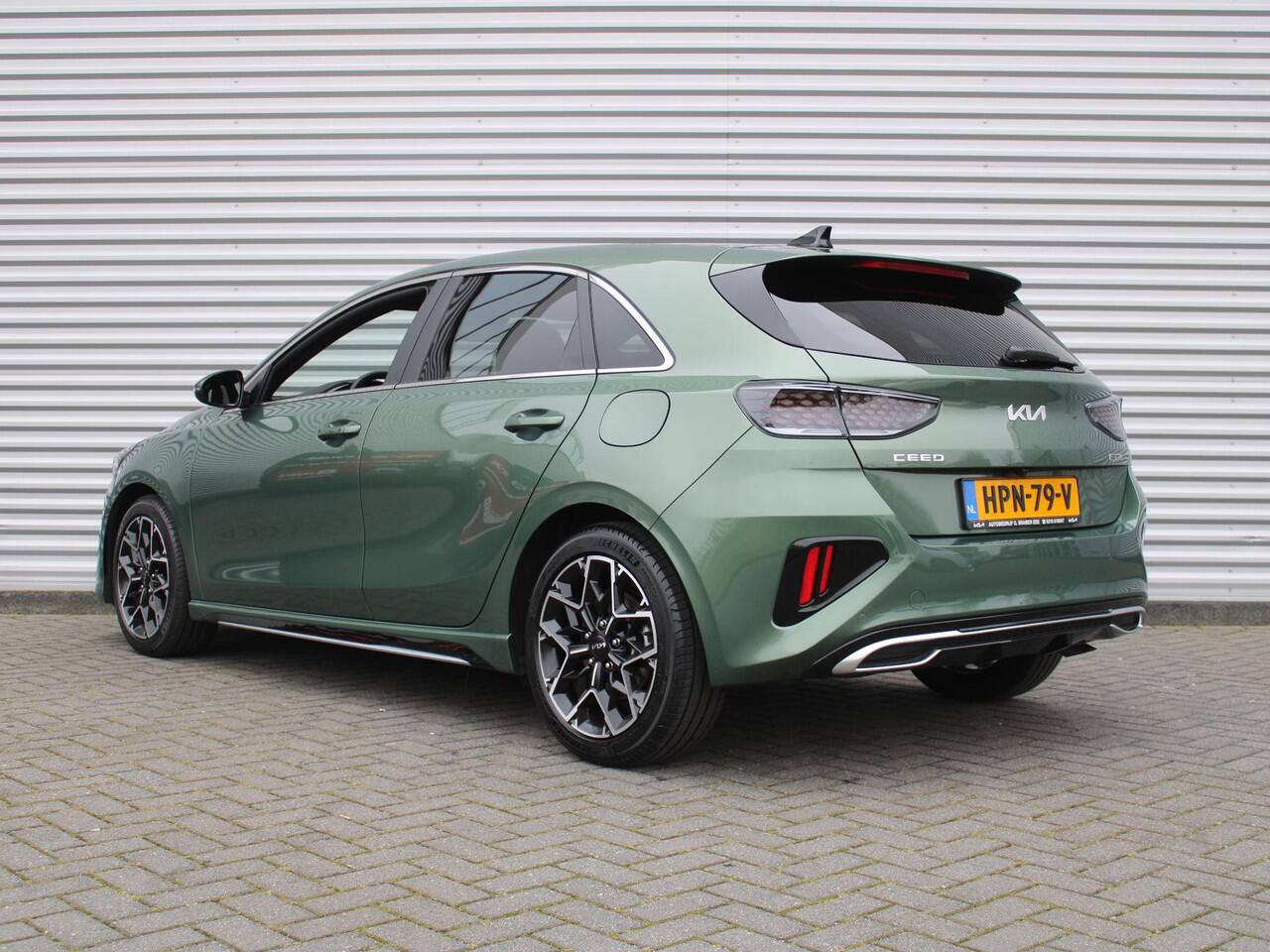 KIA CEE D Ceed 1.5 T-GDi GT-Line | Stuur-/stoelverwarming | Schuifdak | Cruise adapt. | Camera | 17" LM | LED | Dodehoek sensor | Draadloze lader |