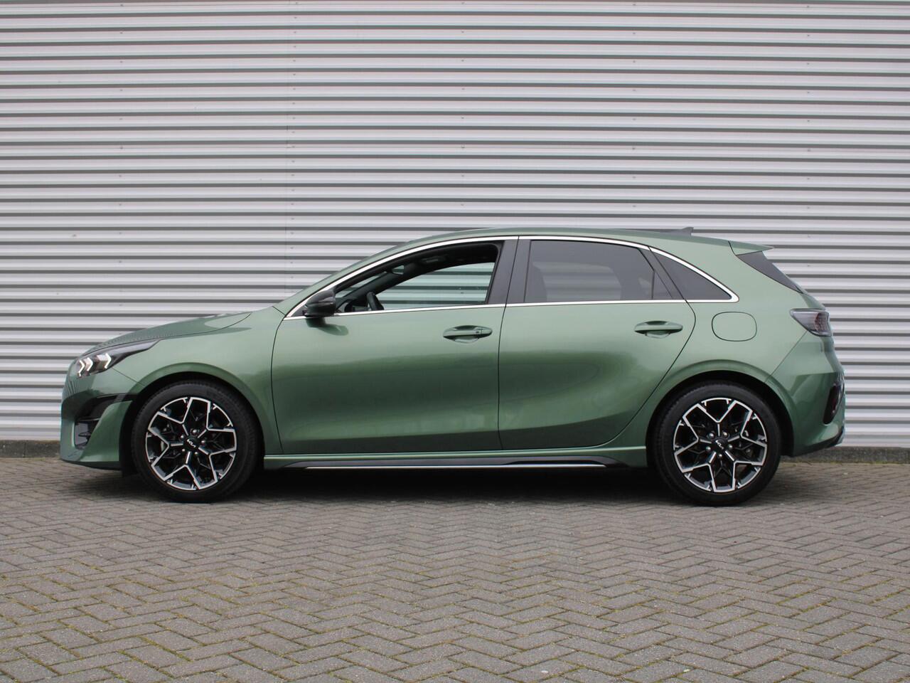 KIA CEE D Ceed 1.5 T-GDi GT-Line | Stuur-/stoelverwarming | Schuifdak | Cruise adapt. | Camera | 17" LM | LED | Dodehoek sensor | Draadloze lader |
