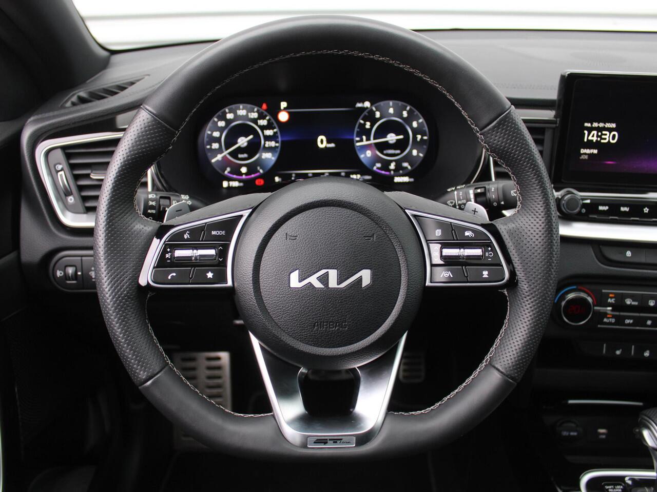 KIA CEE D Ceed 1.5 T-GDi GT-Line | Stuur-/stoelverwarming | Schuifdak | Cruise adapt. | Camera | 17" LM | LED | Dodehoek sensor | Draadloze lader |