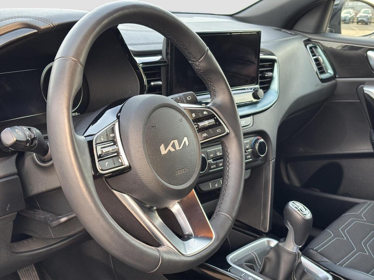 KIA CEE D Ceed Sportswagon 1.0 T-GDi Design Edition JBL | Stoel- en Stuurverwarming | Lane Assist | Dode Hoek Assistentie | Navi | Apple Carplay & Android Auto |