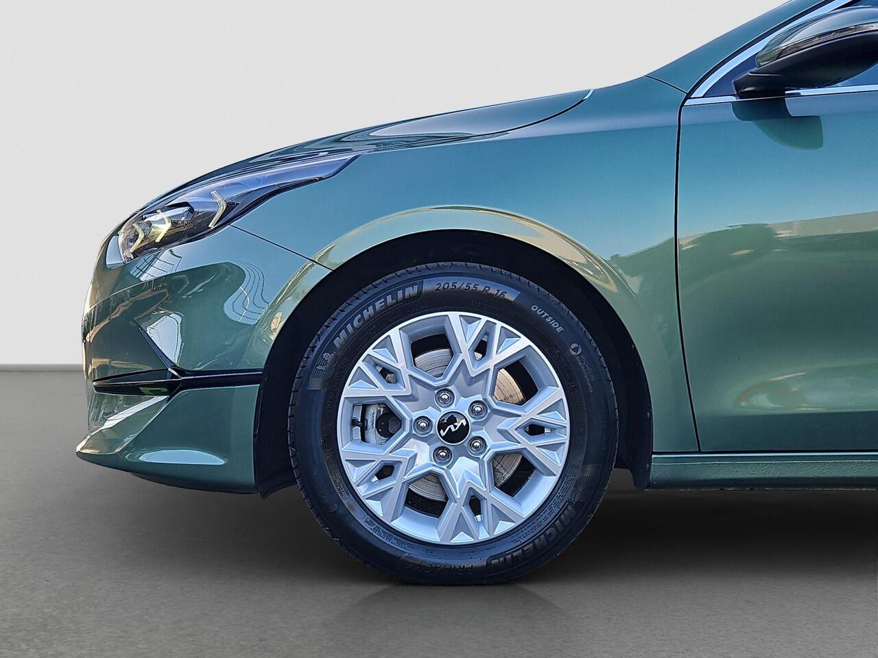 KIA CEE D Ceed Sportswagon 1.0 T-GDi DynamicPlusLine | Stoel- en Stuurverwarming | Elektr. Achterklep | Cruise | Navi | Privacy Glass | LED |