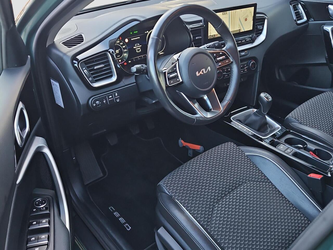 KIA CEE D Ceed Sportswagon 1.0 T-GDi DynamicPlusLine | Stoel- en Stuurverwarming | Elektr. Achterklep | Cruise | Navi | Privacy Glass | LED |