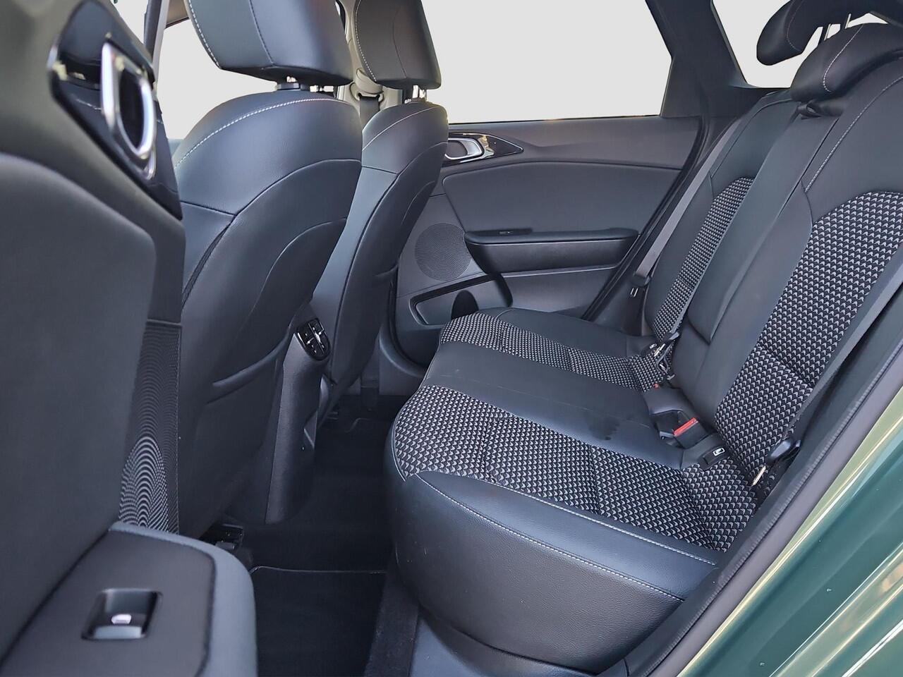 KIA CEE D Ceed Sportswagon 1.0 T-GDi DynamicPlusLine | Stoel- en Stuurverwarming | Elektr. Achterklep | Cruise | Navi | Privacy Glass | LED |