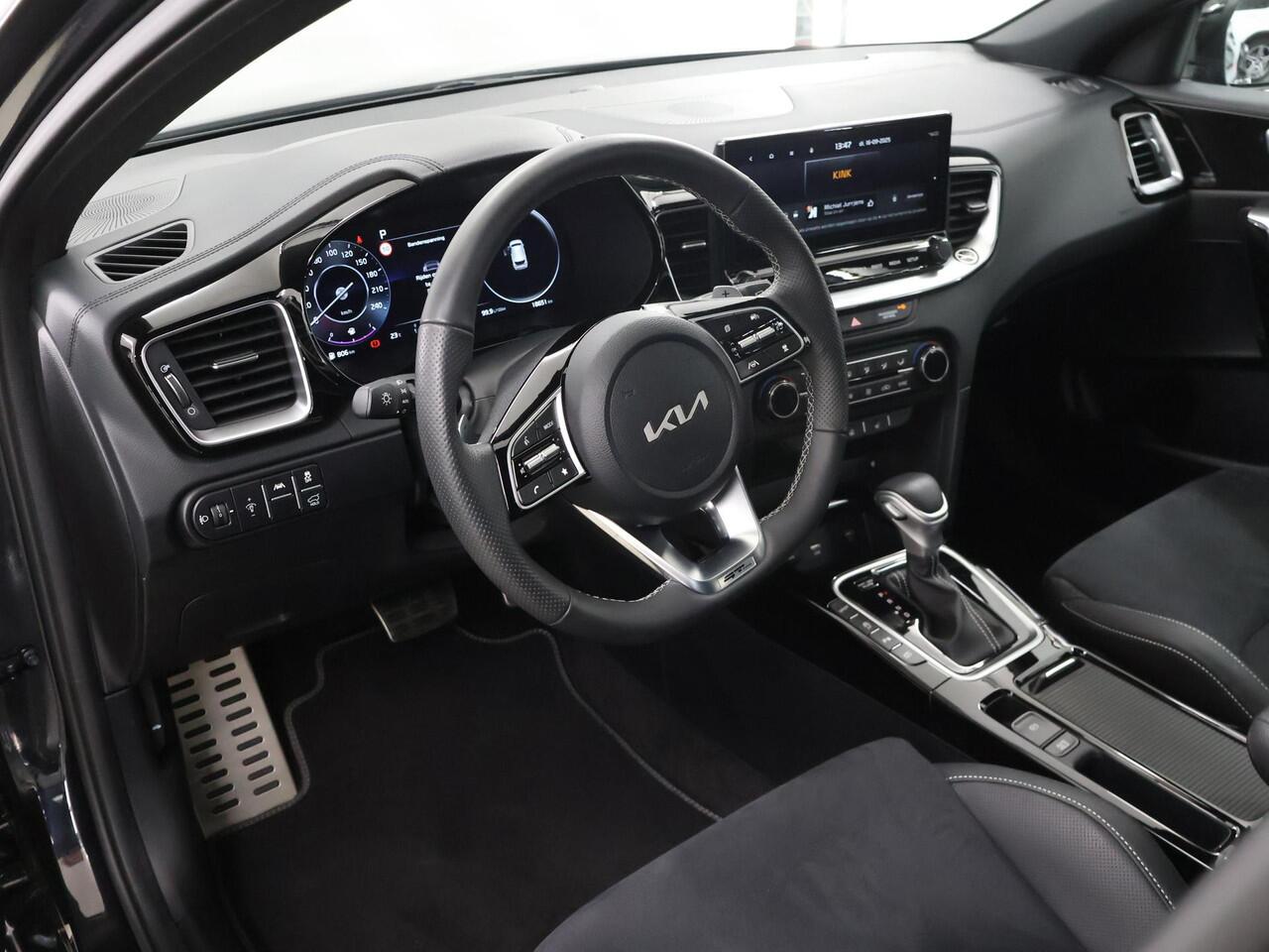 KIA CEE D Ceed Sportswagon 1.5 T-GDi GT-Line | Panoramadak | Matrix LED Koplampen | Stoel/Stuurverwarming | Keyless Go | Elektrisch bedienbare achterklep