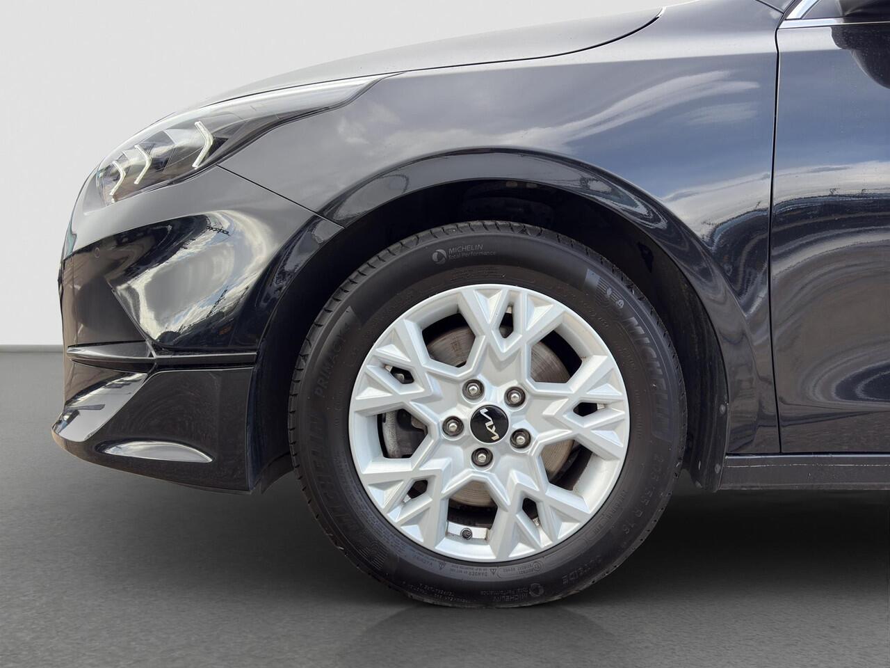 KIA CEE D Ceed Sportswagon 1.5 T-GDi DynamicLine Automaat | Navi | Cruise | Camera | LMV | Sensoren |