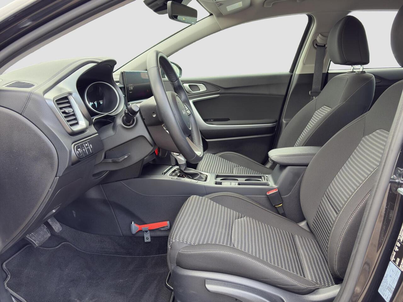 KIA CEE D Ceed Sportswagon 1.5 T-GDi DynamicLine Automaat | Navi | Cruise | Camera | LMV | Sensoren |