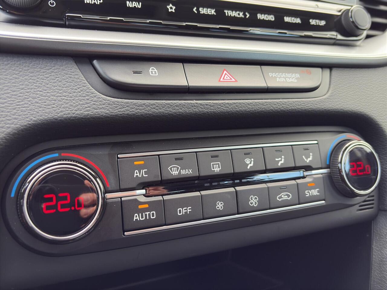 KIA CEE D Ceed Sportswagon 1.5 T-GDi DynamicLine Automaat | Navi | Cruise | Camera | LMV | Sensoren |
