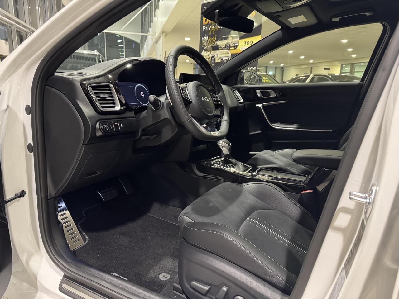 KIA CEE D Ceed 1.5 T-GDi GT-PlusLine GT-PLUSLINE nu op voorraad kom langs bij Kooijman in Naarden