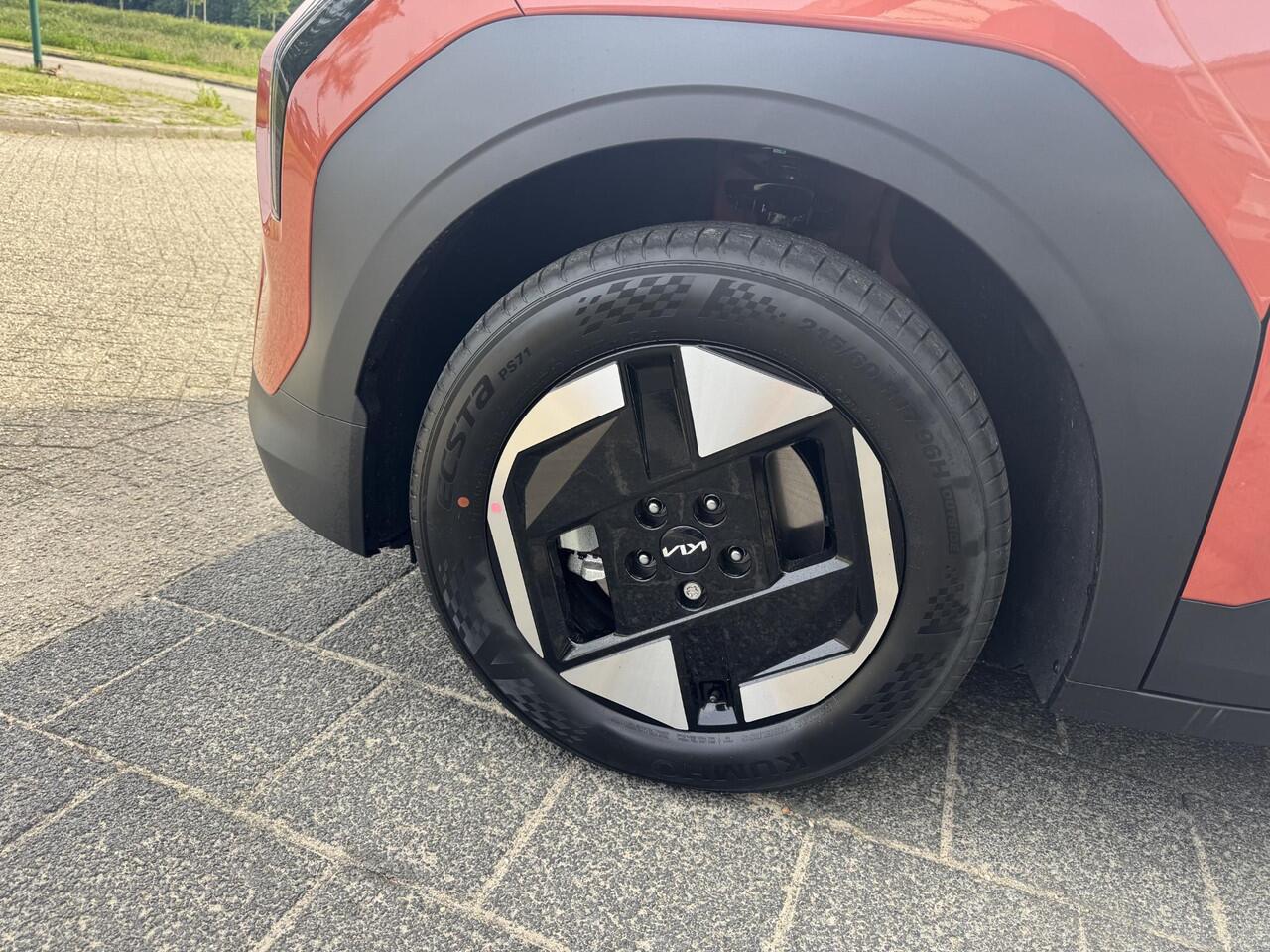 KIA EV3 Plus 81.4 kWh ¤40.195,- RIJKLAAR! Nu ¤3.230,- voordeel! Meerdere kleuren en uitvoeringen leverbaar.