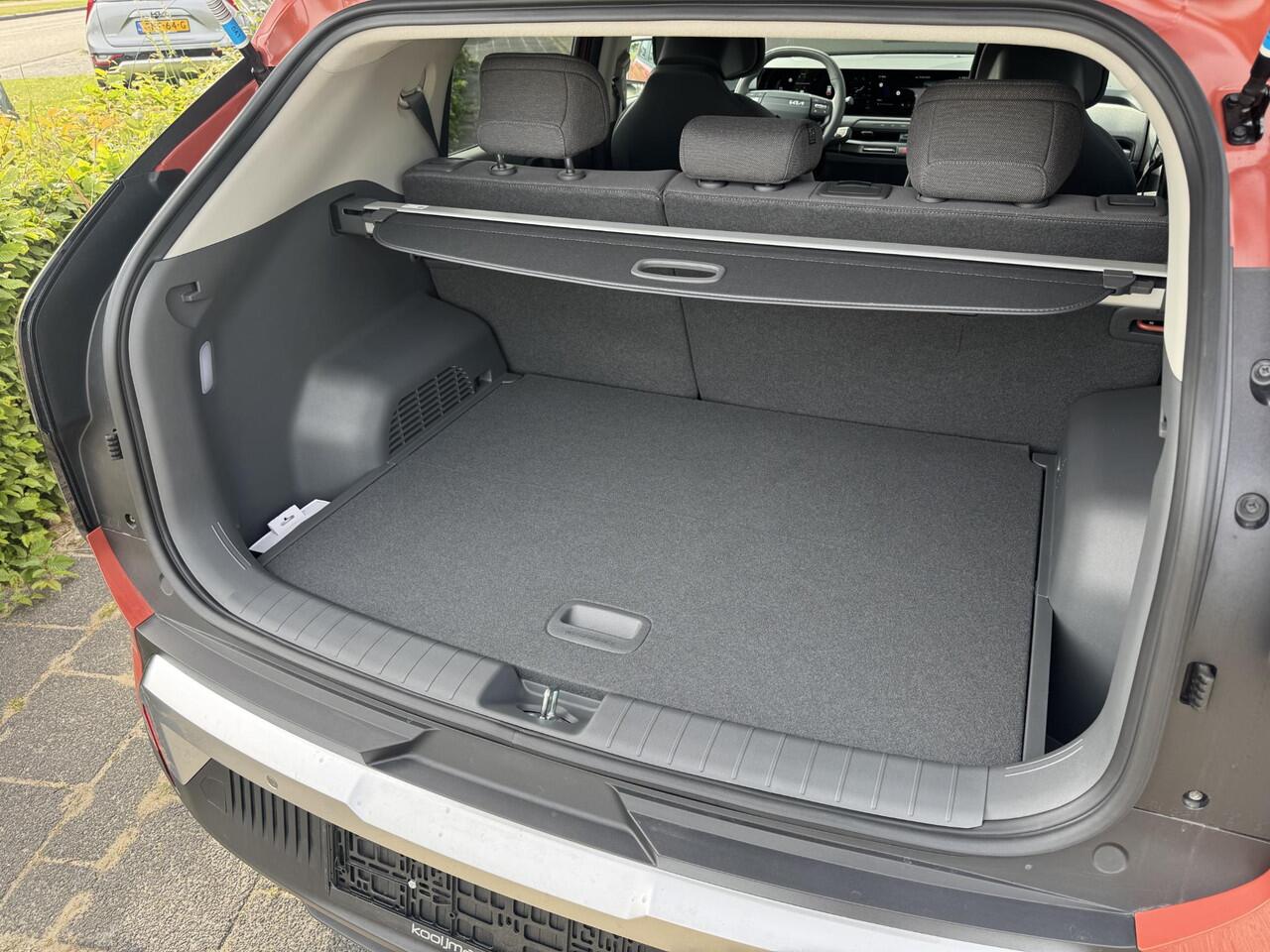 KIA EV3 Plus 81.4 kWh ¤40.195,- RIJKLAAR! Nu ¤3.230,- voordeel! Meerdere kleuren en uitvoeringen leverbaar.