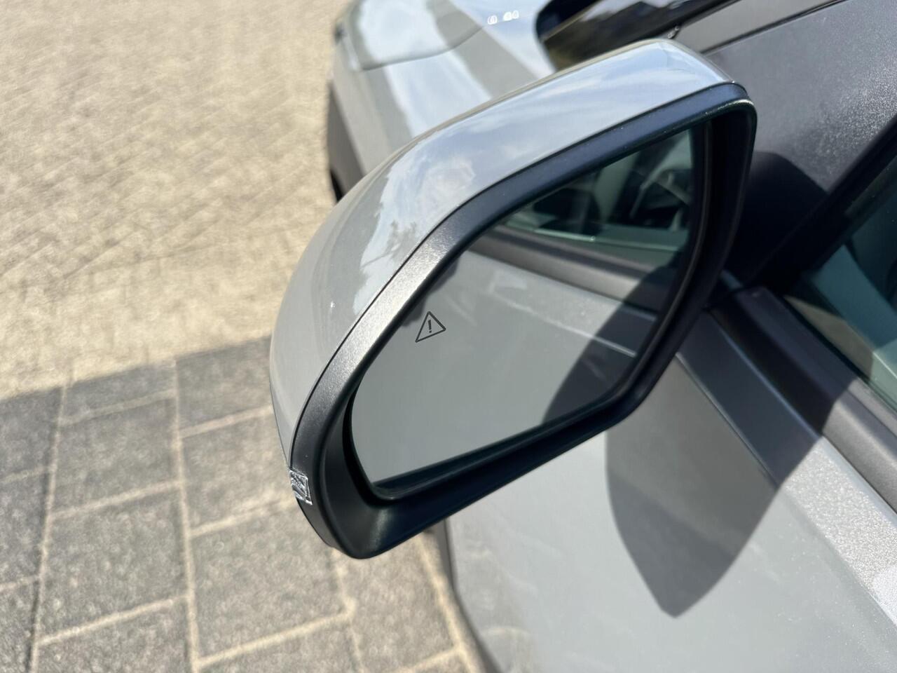 KIA EV3 Plus Advanced 58.3 kWh ¤38.195,- RIJKLAAR! Nu ¤3.230,- voordeel! Meerdere kleuren en uitvoeringen leverbaar.