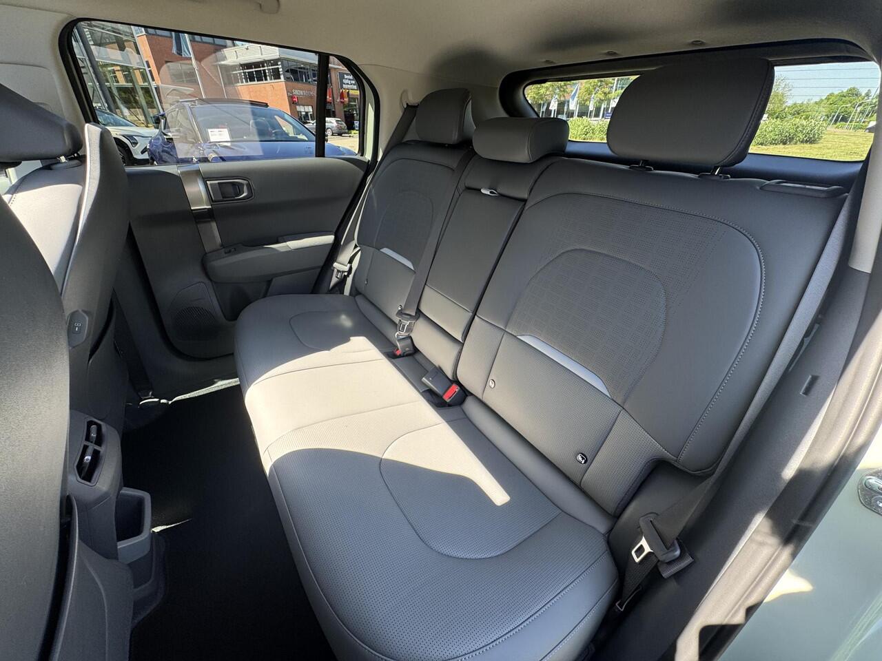 KIA EV3 Plus Advanced 58.3 kWh ¤38.195,- RIJKLAAR! Nu ¤3.230,- voordeel! Meerdere kleuren en uitvoeringen leverbaar.