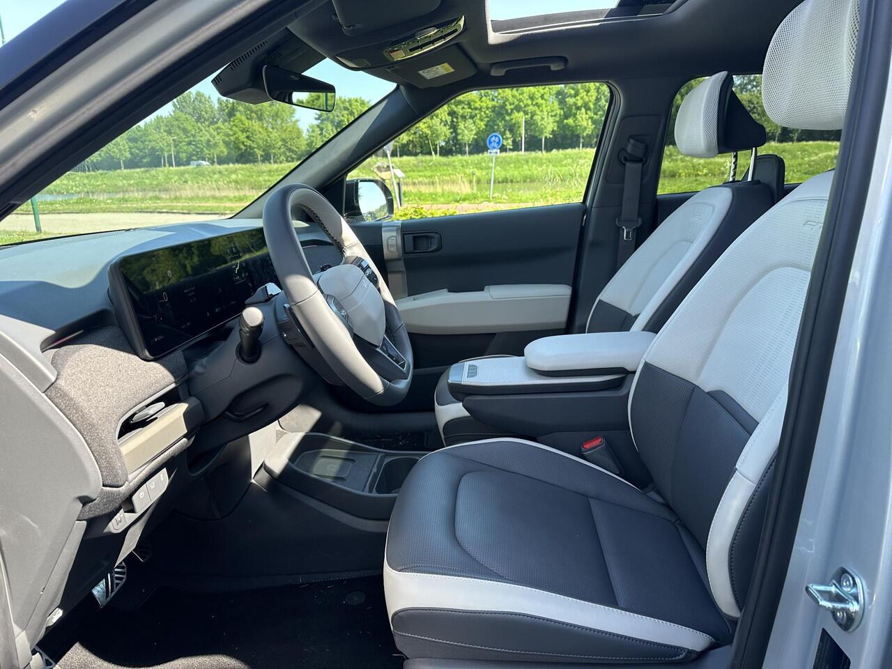 KIA EV3 GT-PlusLine 81.4 kWh | Direct Leverbaar!!! | KM-stand kan oplopen | Super Complete Uitvoering | Enz...