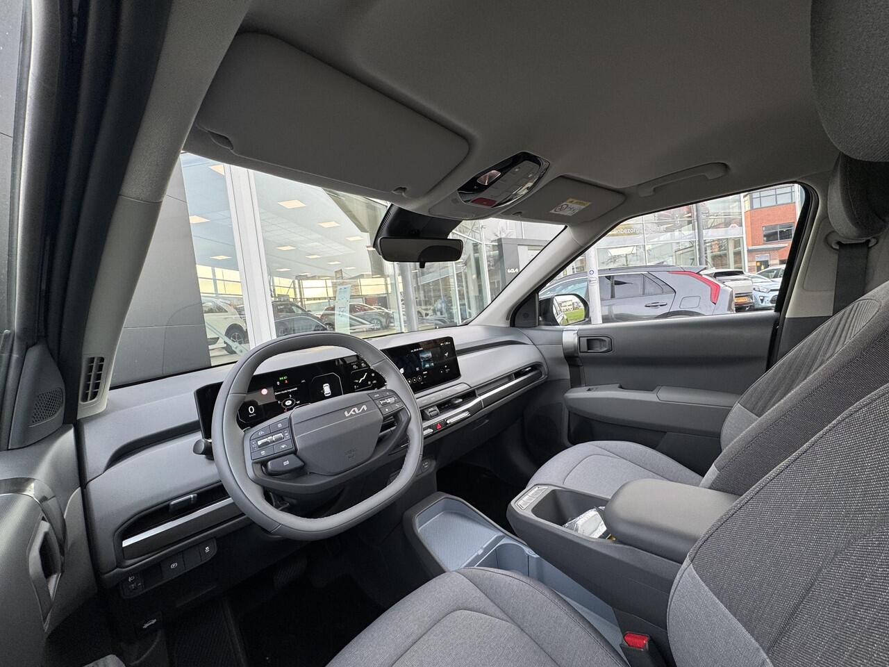 KIA EV3 Air 58.3 kWh ¤32.995,- RIJKLAAR! Nu ¤4.000,- voordeel! Nu extra scherp geprijsd!