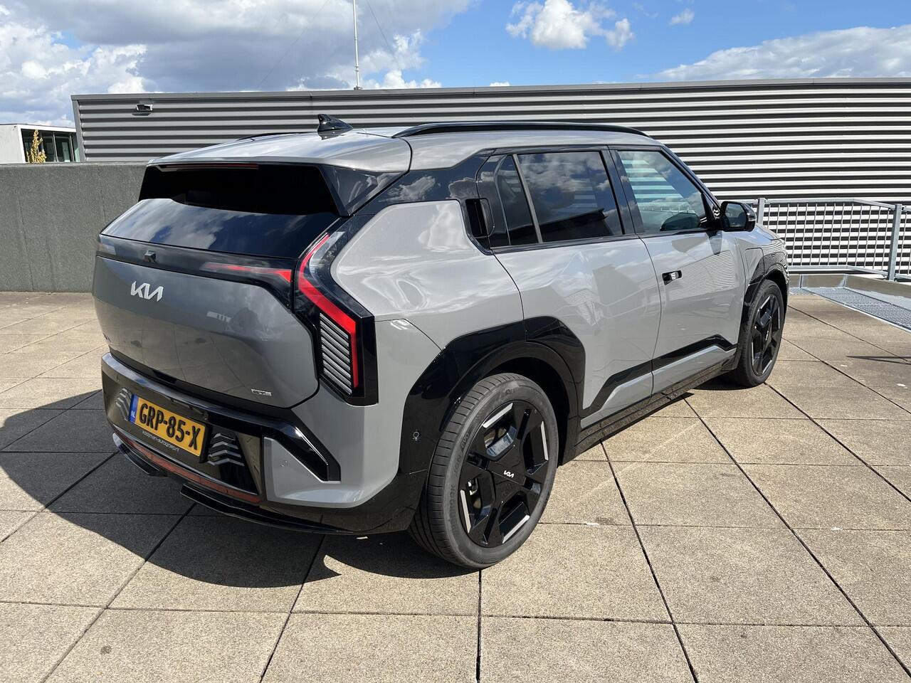 KIA EV3 GT-PlusLine 81.4 kWh Schuifdak / Leder / Navigatie