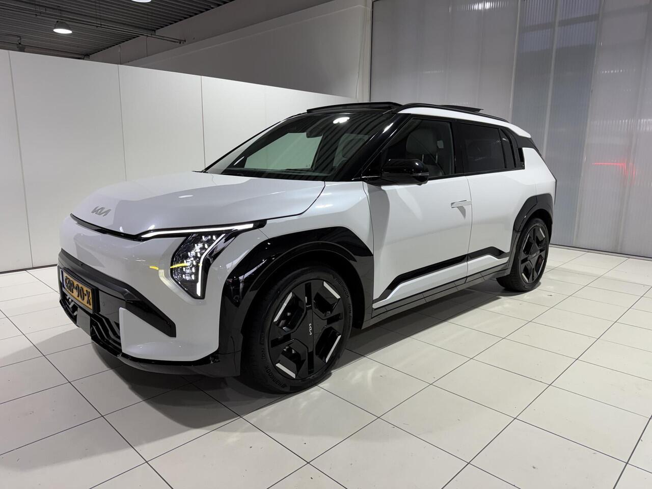 KIA EV3 GT-PlusLine 81.4 kWh Auto vol luxe! Schuif-/kanteldak, V2L, 360° camera, stoelverwarming, navigatie, Apple CarPlay/Android Auto, NL-auto,
