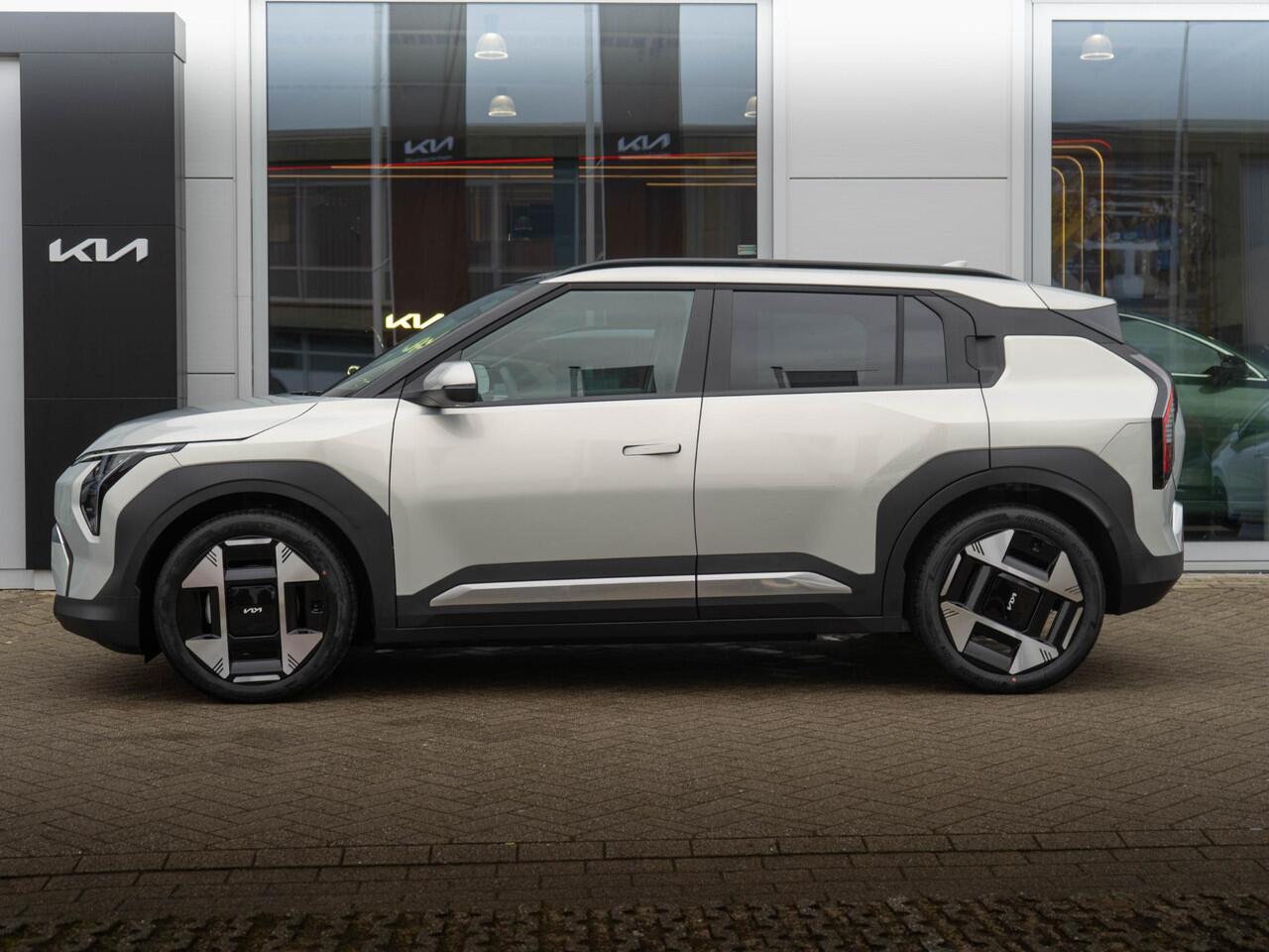 KIA EV3 Plus Advanced 81.4 kWh | OP VOORRAAD | Schuifkanteldak | Harman en kardon |