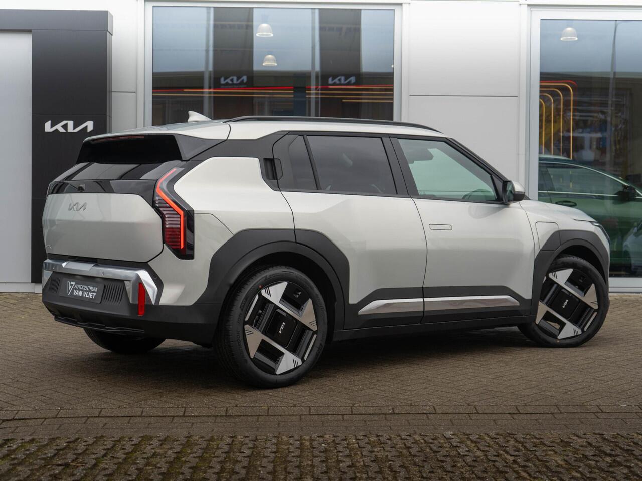 KIA EV3 Plus Advanced 81.4 kWh | OP VOORRAAD | Schuifkanteldak | Harman en kardon |