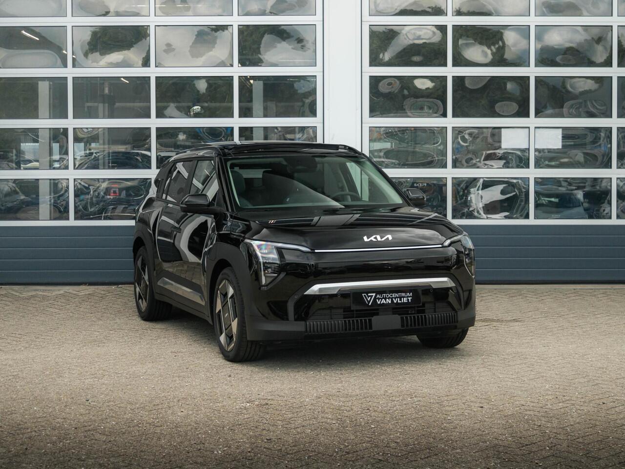 KIA EV3 Plus Advanced 58.3 kWh l Uit voorraad leverbaar | 17% Bijtelling l Stoel Stuurverwarming l Glazen Schuif/kantel dak