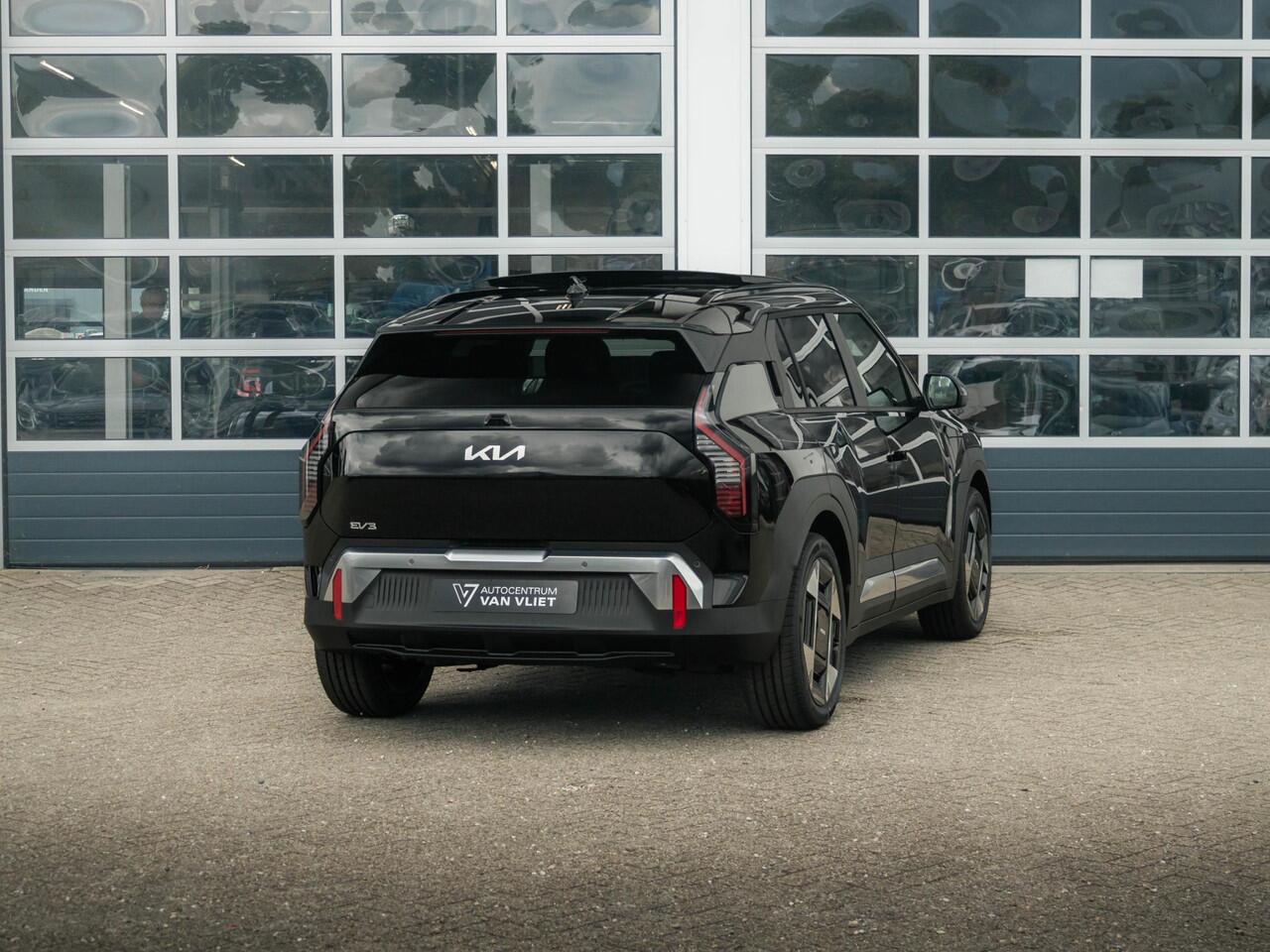 KIA EV3 Plus Advanced 58.3 kWh l Uit voorraad leverbaar | 17% Bijtelling l Stoel Stuurverwarming l Glazen Schuif/kantel dak