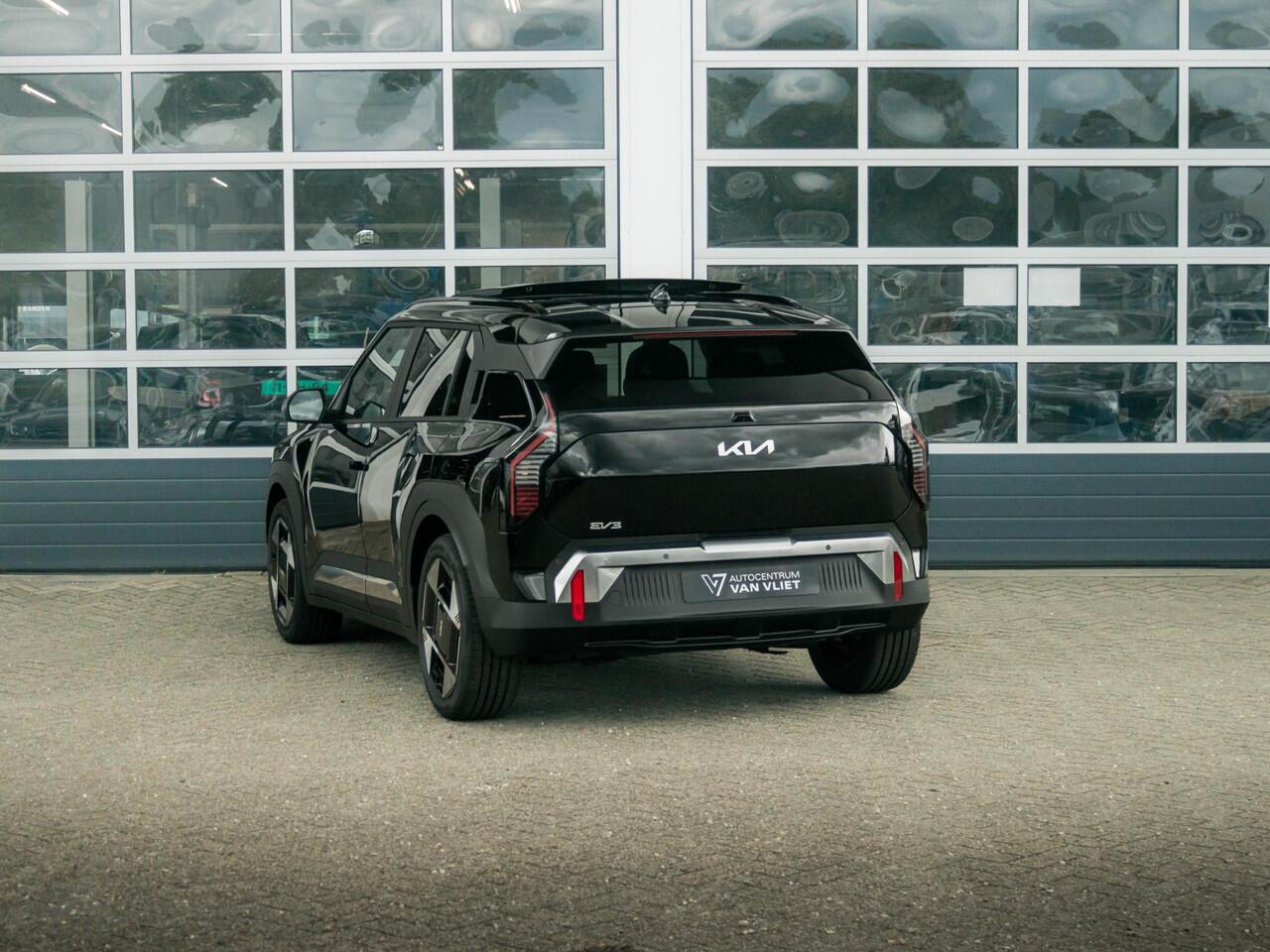 KIA EV3 Plus Advanced 58.3 kWh l Uit voorraad leverbaar | 17% Bijtelling l Stoel Stuurverwarming l Glazen Schuif/kantel dak