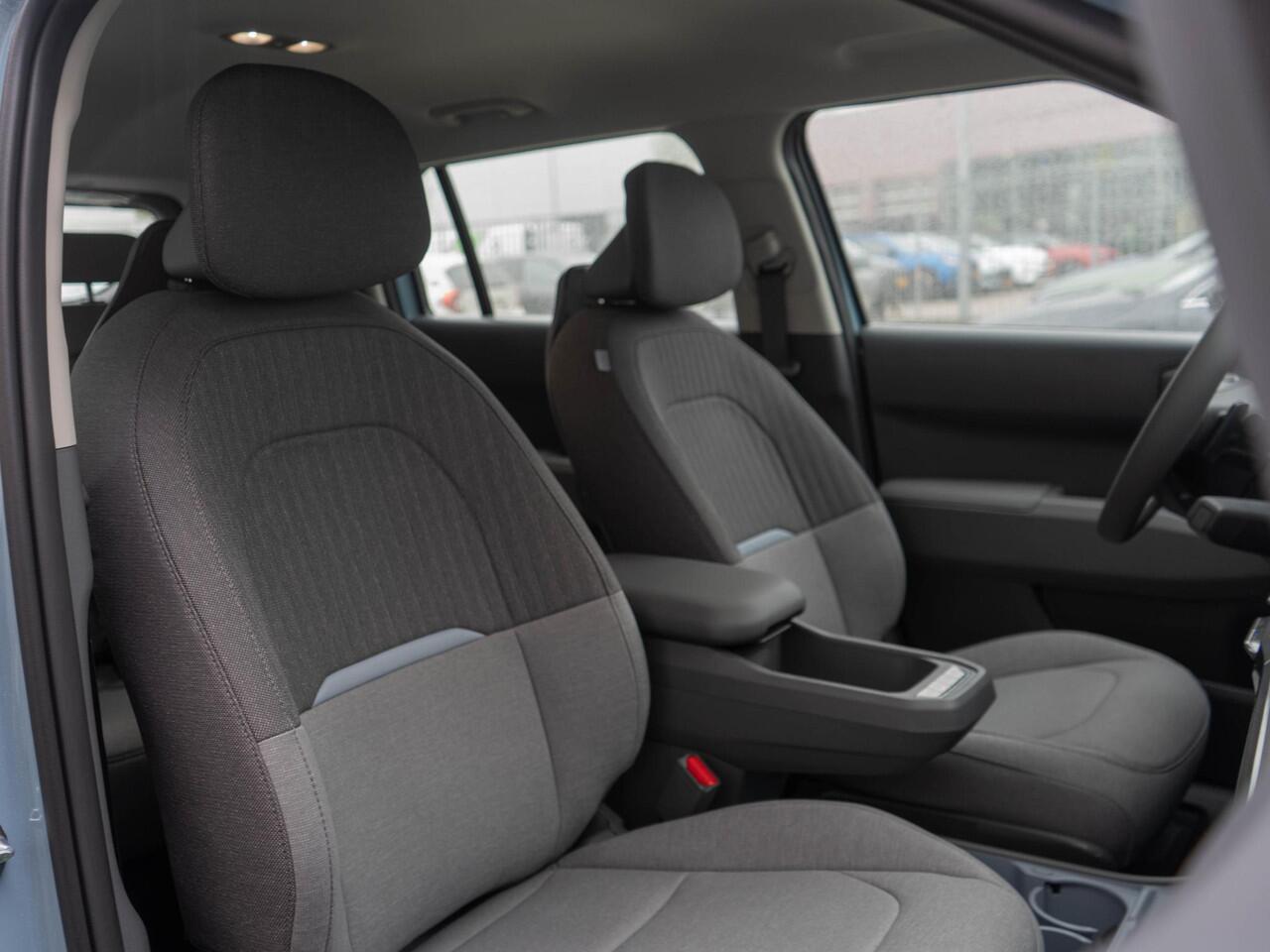 KIA EV3 Air 58.3 kWh | Airco | Parkeersensoren voor en achter |