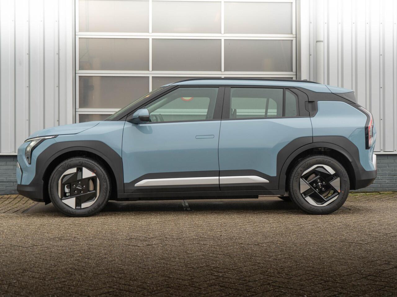 KIA EV3 Air 58.3 kWh | Airco | Parkeersensoren voor en achter |