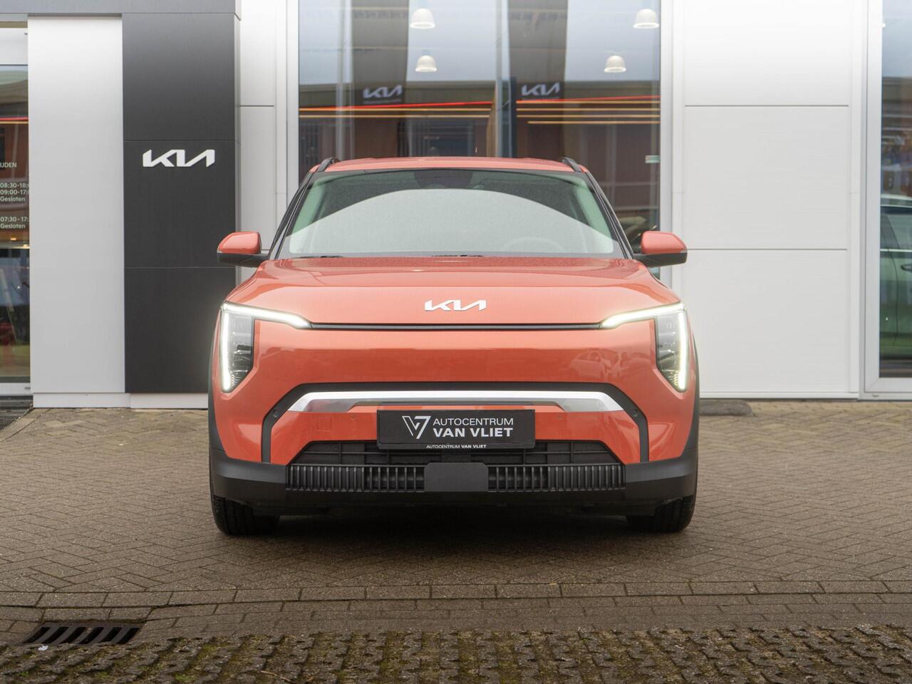 KIA EV3 Plus Advanced 81.4 kWh |OP VOORRAAD DIRECT LEVERBAAR| Schuifkanteldak | Harman en kardon | Dode hoek assistentie |