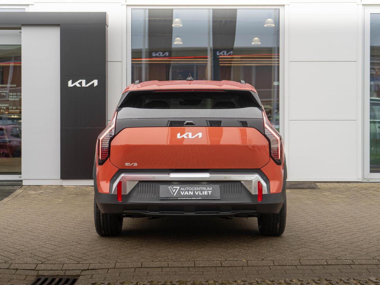 KIA EV3 Plus Advanced 81.4 kWh |OP VOORRAAD DIRECT LEVERBAAR| Schuifkanteldak | Harman en kardon | Dode hoek assistentie |